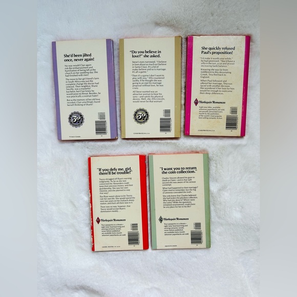 VINTAGE 70s Harlequin Novels - Picture 3 of 6